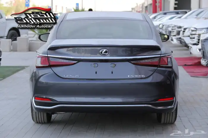 لكزس ES300H 2025 لدى شركة عبدالمجيد الخضر للسيارات 6
