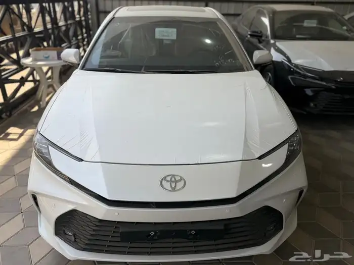 كامري 2025 LE بنزين سعودي ابيض تيتانيوم 0