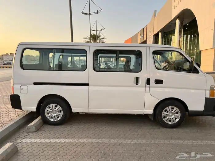 باص نيسان أورفان 15 راكب 4