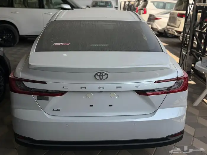 كامري 2025 LE بنزين سعودي ابيض تيتانيوم 5