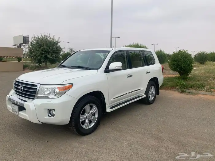 لاندكروزر فل كامل GXR 2013 4