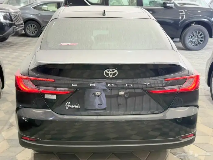 كامري 2025 جراندي سعودي بنزين الون اسود 4