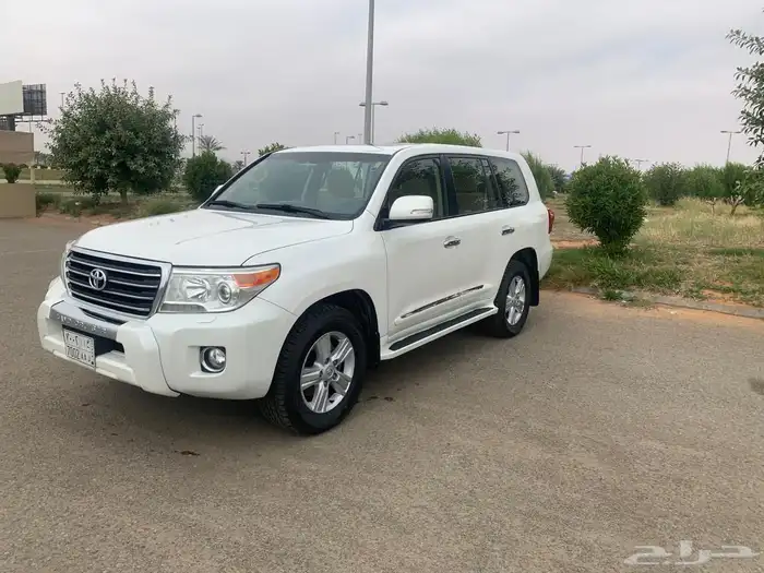 لاندكروزر فل كامل GXR 2013 18