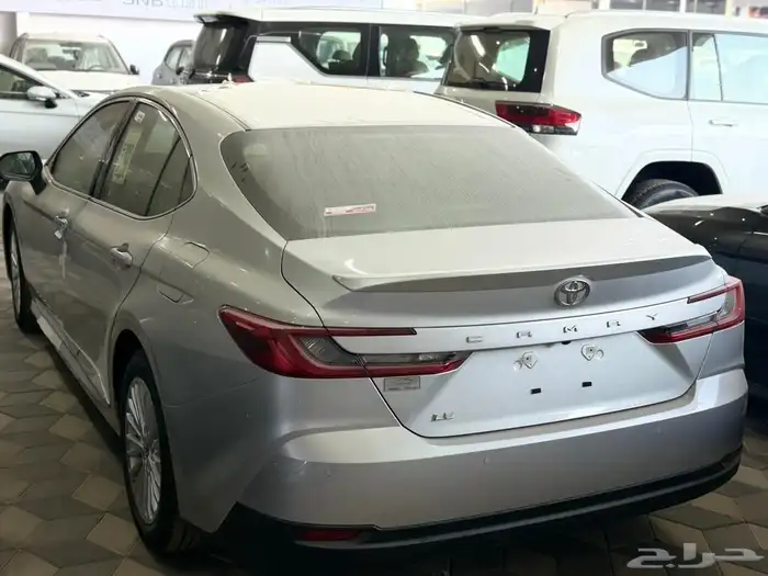 كامري 2025 LE بنزين سعودي ابيض تيتانيوم 9