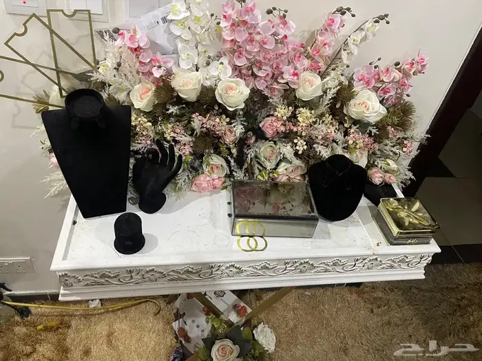 ستاند هدايا او خطوبة مع الورد 1