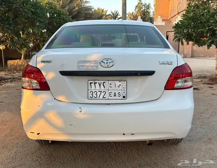 للبيع تويوتا يارس ابيض2007 قير عادي مكيف 3