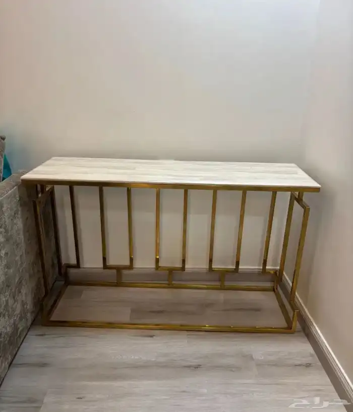 طاولة استقبال رخام شبه جديدة 2