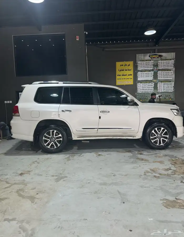 لاندكروزر وكالة 2016 3
