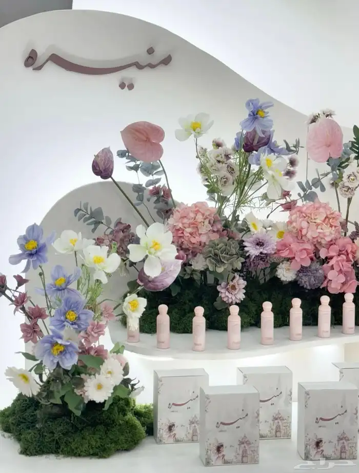 تنسيق هدايا و توزيعات وزهور طبيعية وصناعية و طاولات استقبال 14