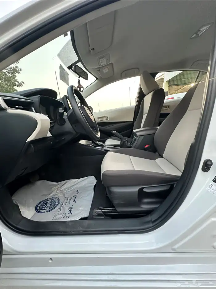 تويوتا كورلا 2023 XLi وكاله عداد 33 الف عبداللطيف عرض خاص 9