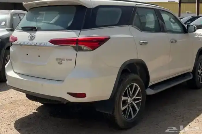 للبيع سياره تويوتا فورتشنر VX3 اصفار 3