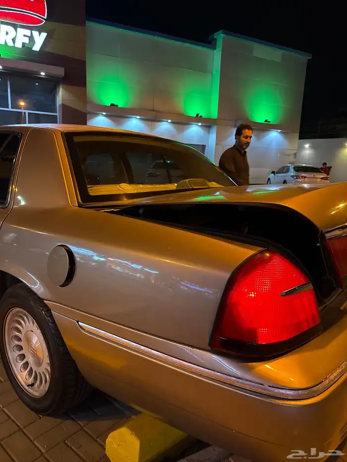 فورد جراند ماركيز 2001 نظيفة 100 25