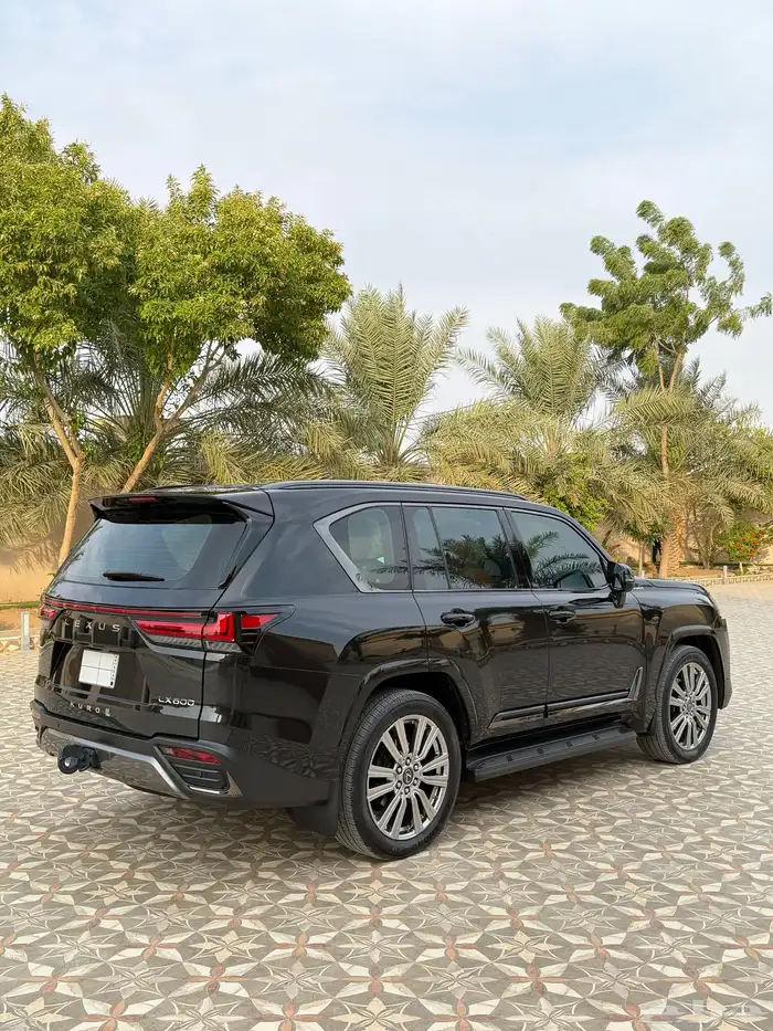 لكزس VIP - LX600 بلاك اديشن موديل 2023 بريمي (مالك اول) 10