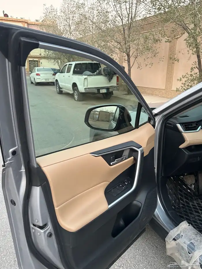 تويوتا راف فور 2021 فل كامل فتحة سقف بصمه سعودي ممشى قليل . 18