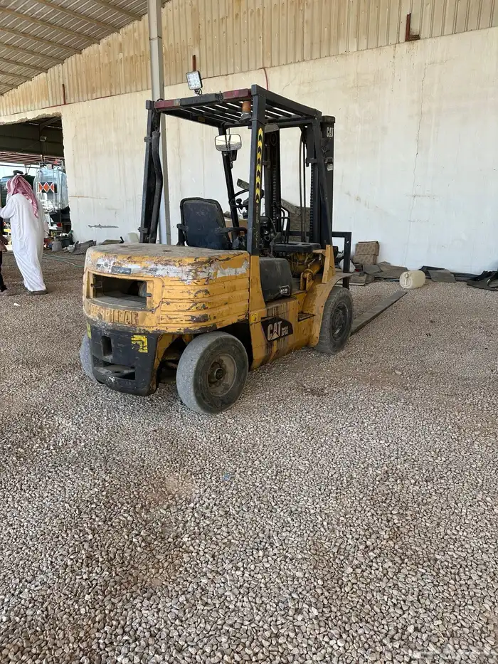 فوركلفت كتربلر 2001م نظيف 5