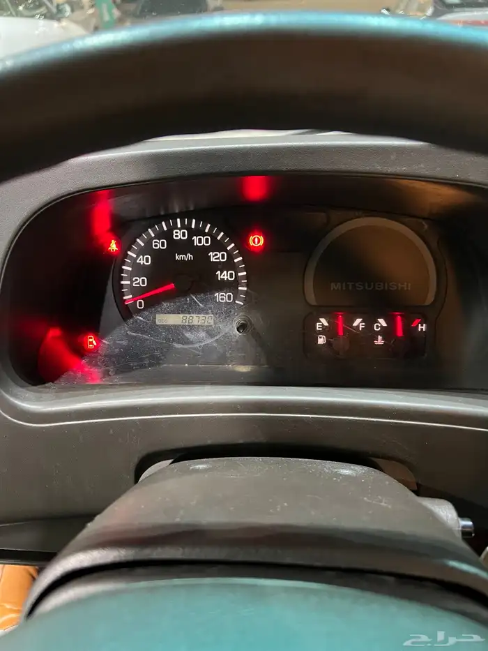 للبيع باص ميتسوبيشي روزا موديل 2014 ديزل 30 راكب ممشى قليل 13