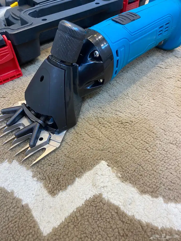 للبيع مكينه حلاقت اباعر بطاريه 2