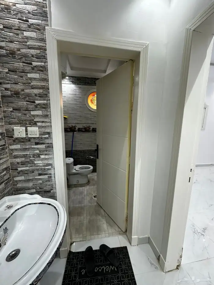 شقه لإيجار في حي طويق 7