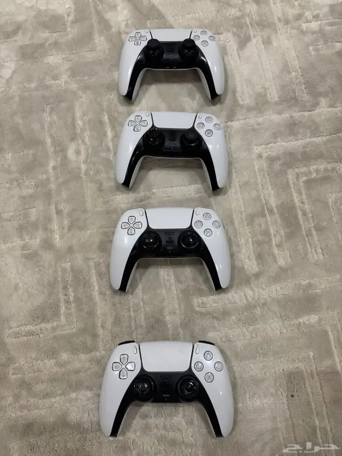 4 يدات سوني للبيع 0