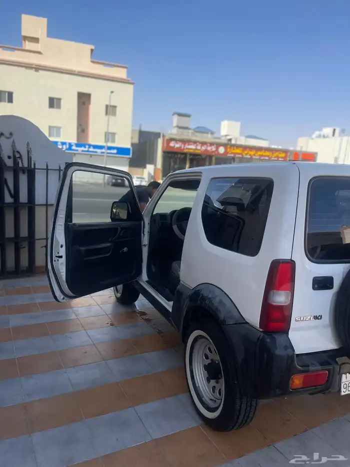 للبيع جيب سوزوكي موديل 2003 1