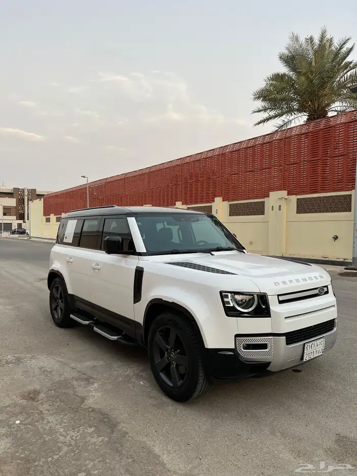 لاندروفر ديفيندر 110 ناغي 2023 شبه جديد 5