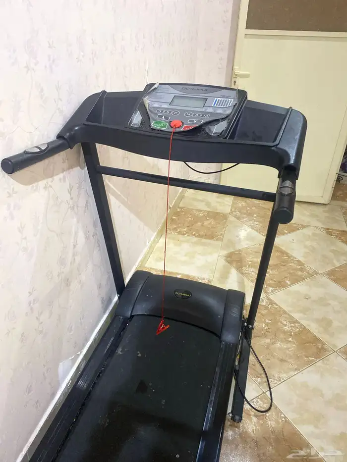 ثلاثه دواليب للبيع ومكينتين رياضيه على السوم التواصل واتس 4