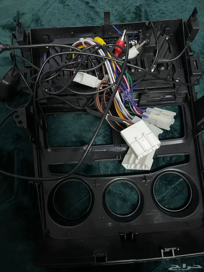 شاشه يارس مع الديكور 1