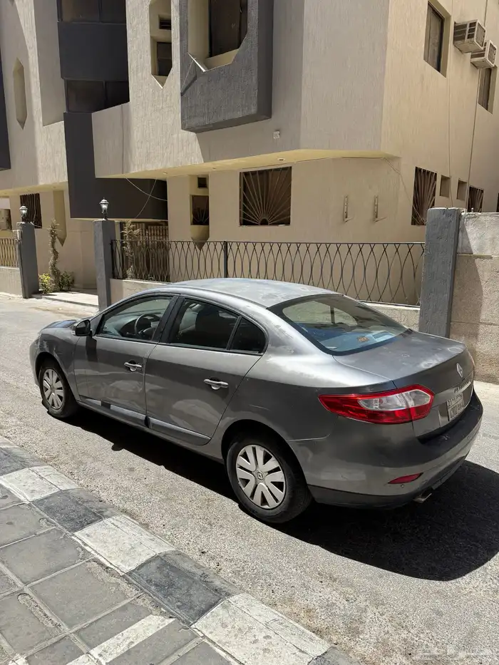 سيارة رينو فلوانس 2015 ممشى قليل للبيع 0