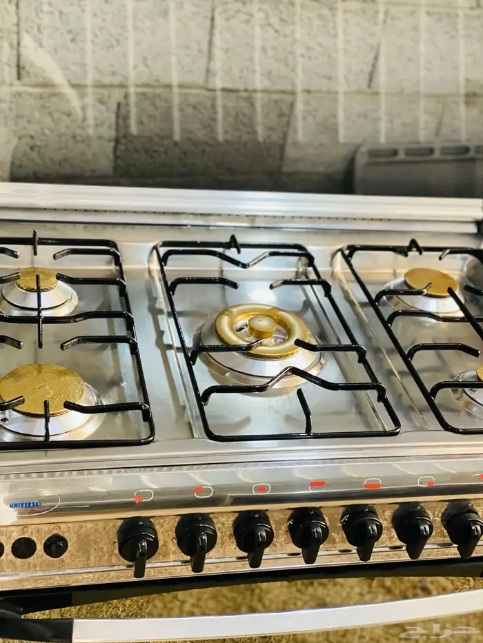 فني صيانه الافران في المنزل ويوجد سيارة 10