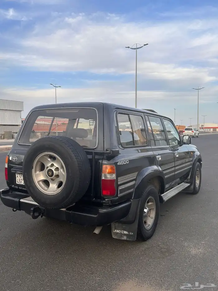 صالون لاندكروزر 94 4