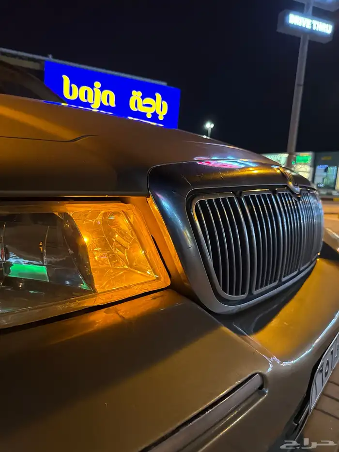 فورد جراند ماركيز 2001 نظيفة 100 18