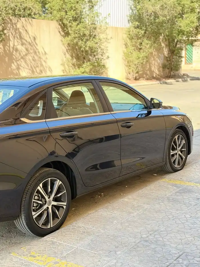 للبيع جيلي امجراند 2023 ممشى قليل 9