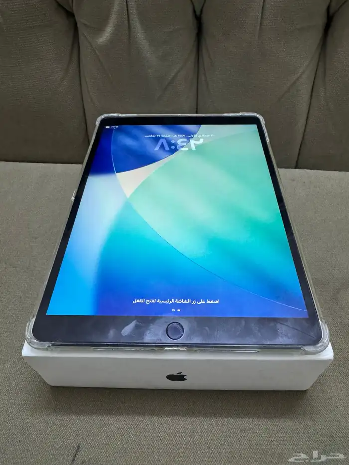 للبيع ايباد اير 3 اللون فضي بذاكرة 256 قيقا يدعم شريحه 0