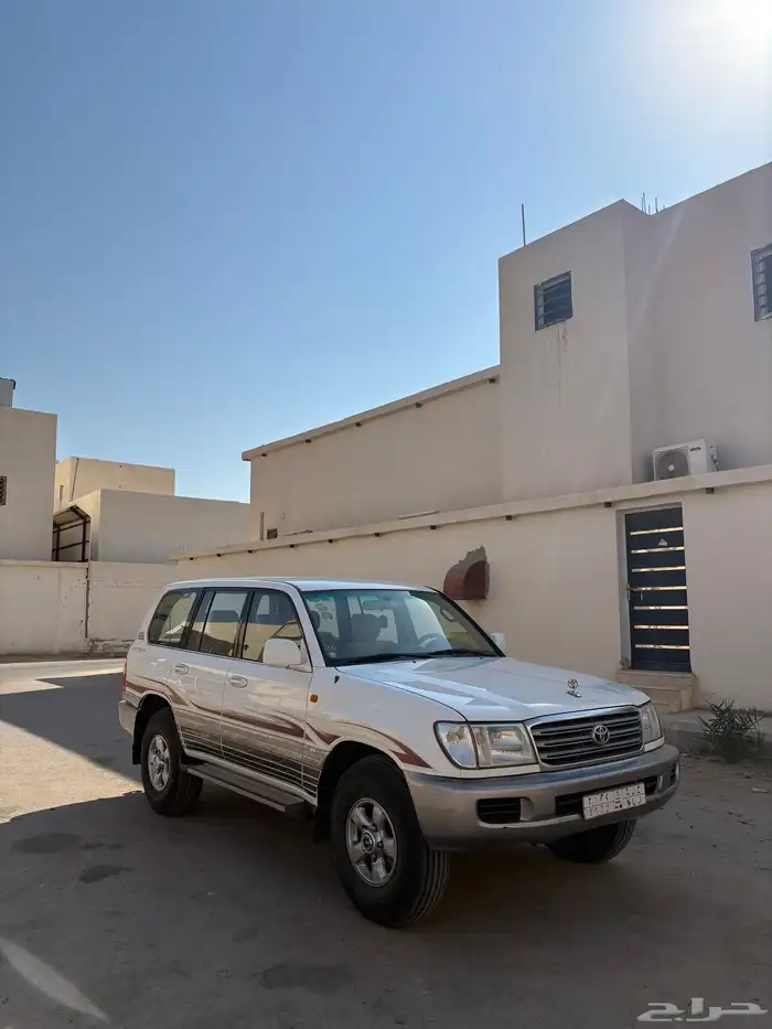 للبيع لاندكروزر Gxr 2005 قير عادي شرط 2