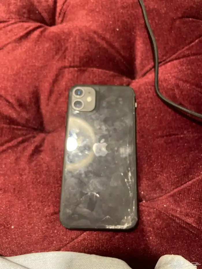 ايفون 11 م انفك مكسور شاشه 1