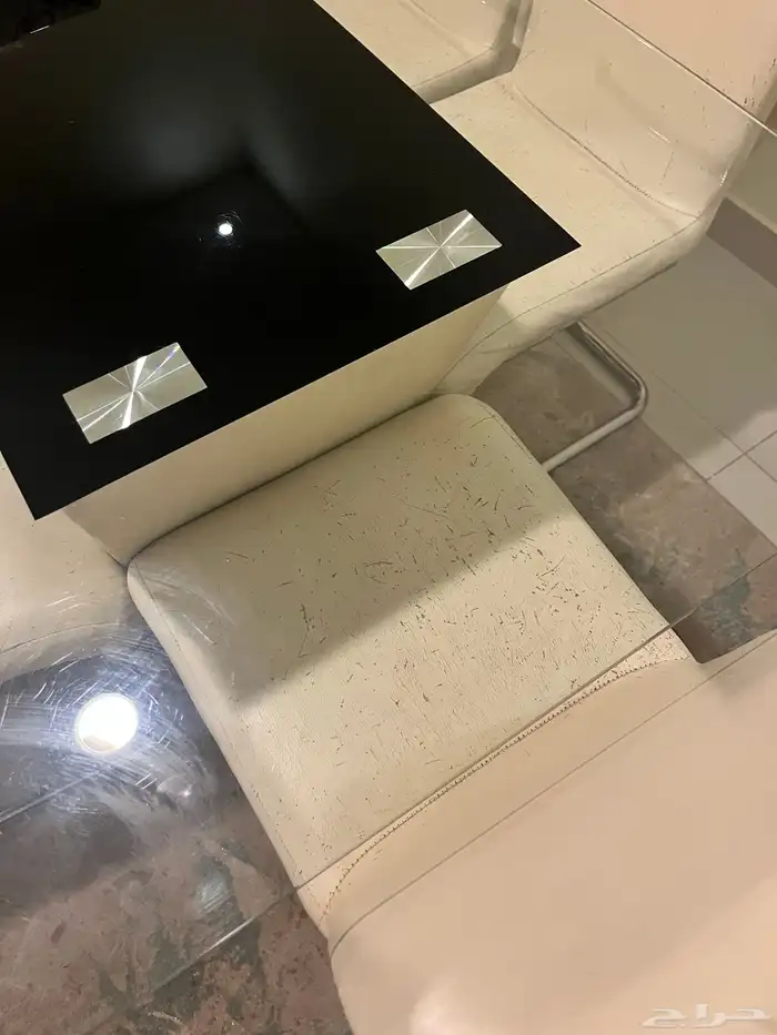 طاولة طعام قزاز 6 كراسي بحالة ممتازة 1