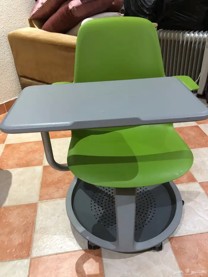كرسي مع طاوله متصلين 2
