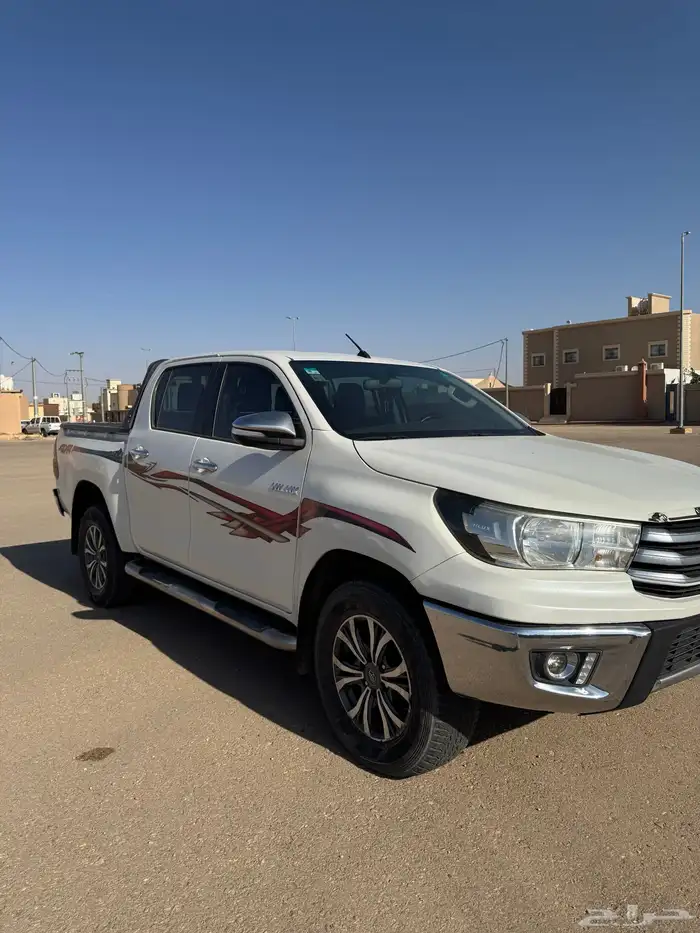 للبيع هايلوكس 2017 م دبل 8