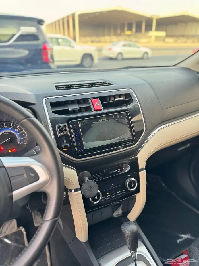 للبيع تويوتا راش 2023 - فل كامل - بحالة الوكاله 13