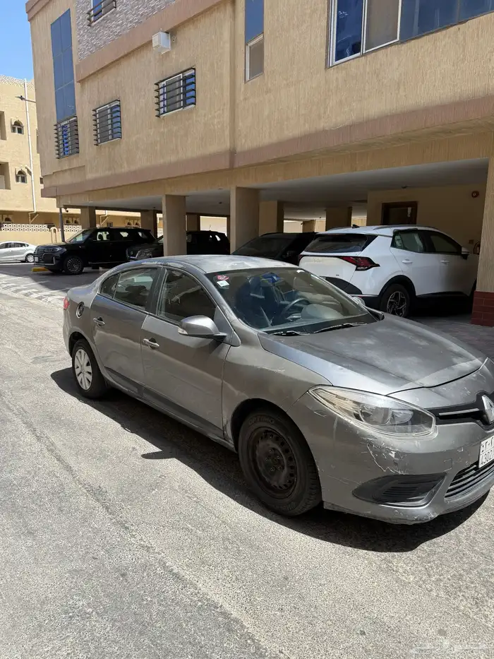 سيارة رينو فلوانس 2015 ممشى قليل للبيع 1