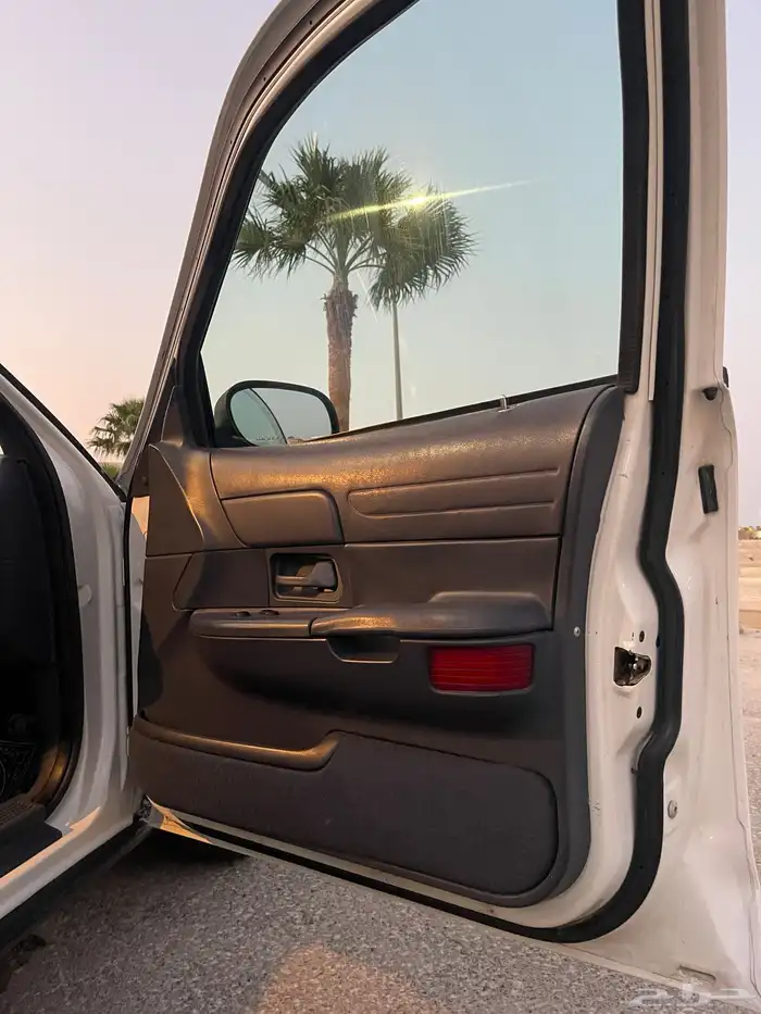 فورد فكتوريا ممشى قليل 4