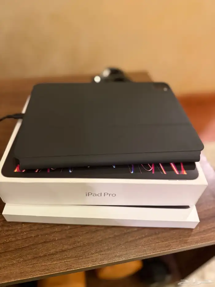 ايباد برو 11 إنش الجيل الرابع 2023 مع ماجيك كيبورد شبة جديد 15