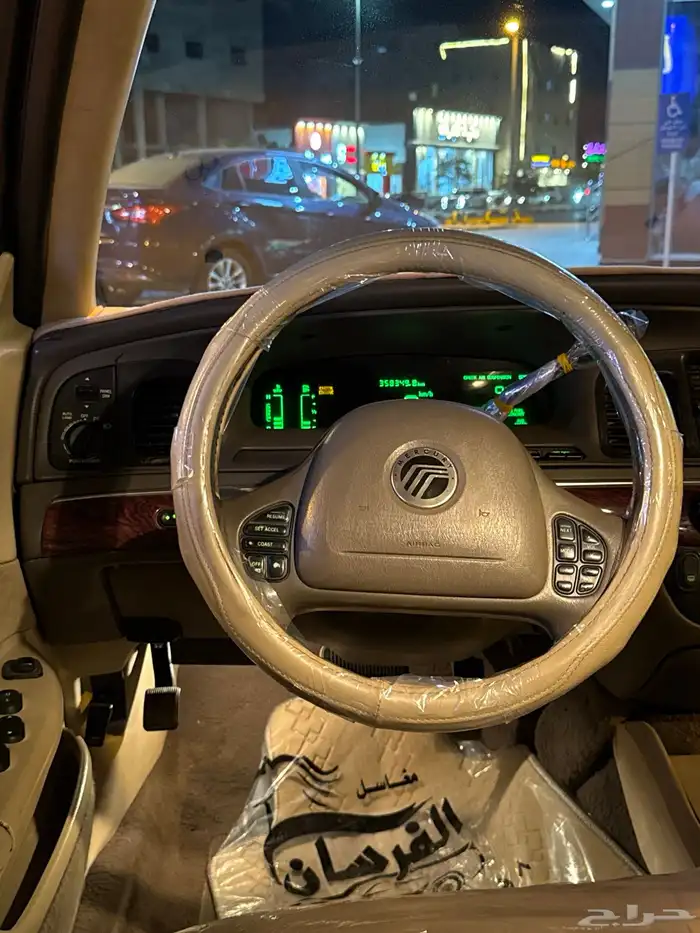 فورد جراند ماركيز 2001 نظيفة 100 47