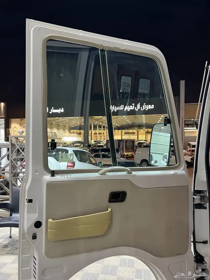 للبيع باص ميتسوبيشي روزا موديل 2014 ديزل 30 راكب ممشى قليل 6