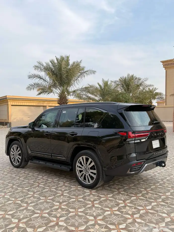 لكزس VIP - LX600 بلاك اديشن موديل 2023 بريمي (مالك اول) 9