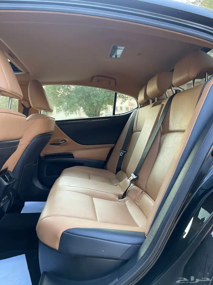 لكزس-ES300h-2022(ممشي68الف) 17