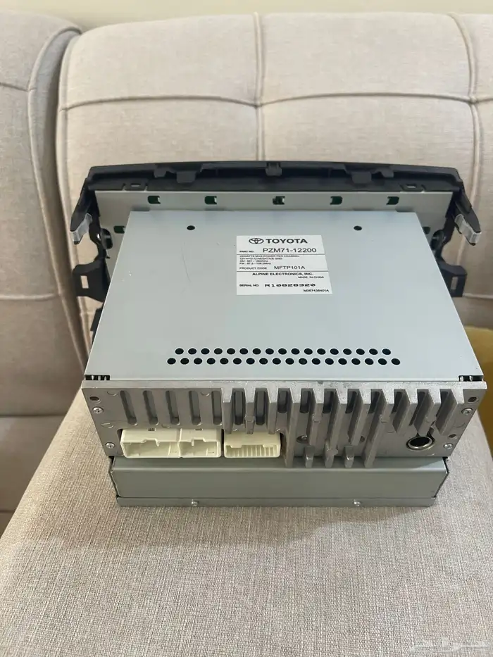 للبيع قرون غزال عربي و مسجل كورولا 2015 5