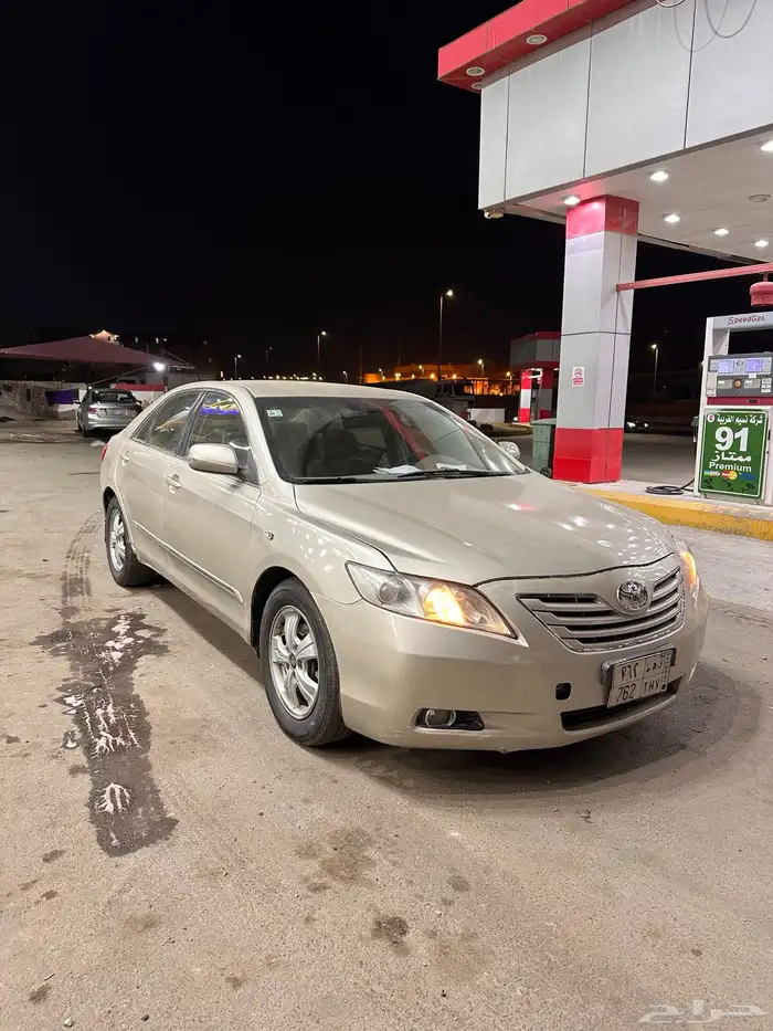 كامري 2007 قير توماتيك نظيفة للبيع مع لوحتها شبه مميزه 0