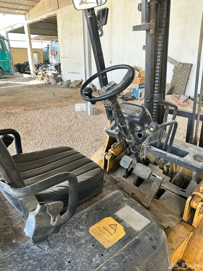 فوركلفت كتربلر 2001م نظيف 3