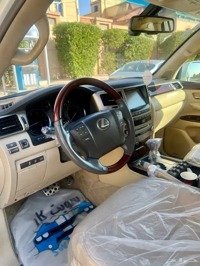 جيب لكزس 2014 فل كامل 4